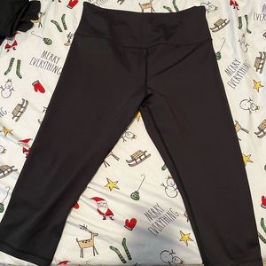 Zyia Capri leggings